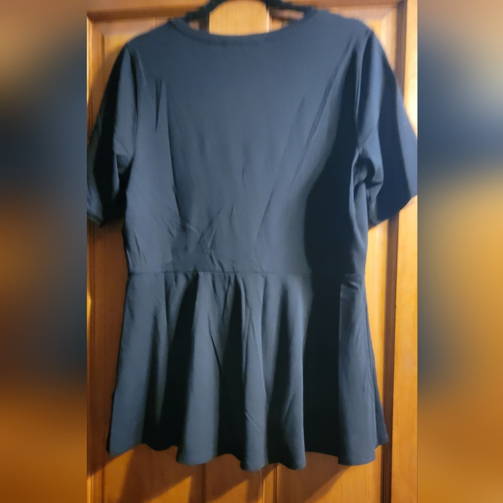 Top - Picture 2 of 3